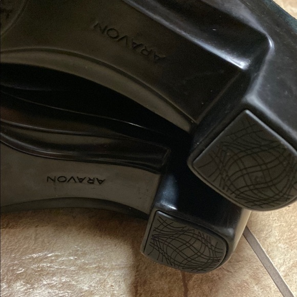 Aravon Size 9 Chunky Heeled Black Booties - Picture 11 of 13